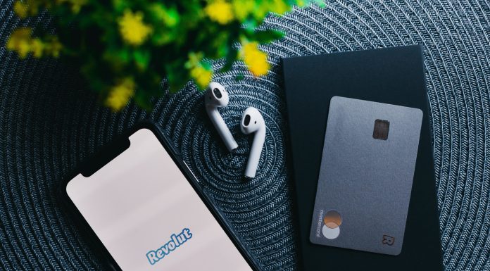 VIDEO Revolut deschide primul magazin fizic din lume