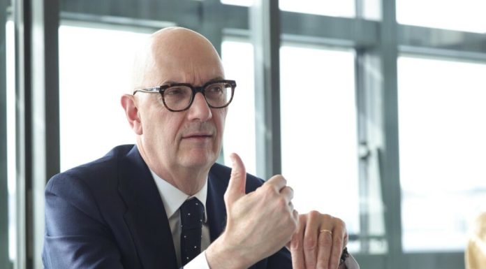 Franța pregătește noi ajutoare pentru transportatori, agricultori și marii consumatori, după scumpirea carburanților