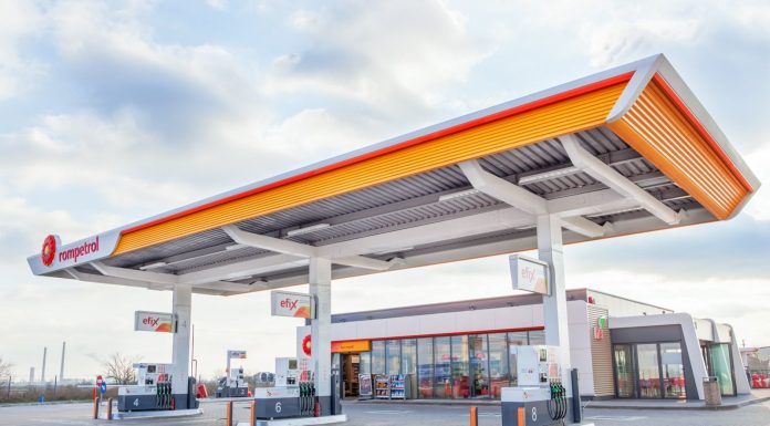 FOTO Premieră – "Made in KZ" în benzinăriile Rompetrol, produse lansate de proprietarul KazMunayGas. Planuri pentru extinderea rețelei de benzinării în România și Slovenia