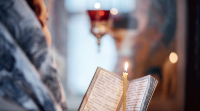Românii preferă un trai modest, dar stabil, decât unul proper și incert, arată Barometrul INSCOP. Credința rămâne pe primul loc în topul valorilor