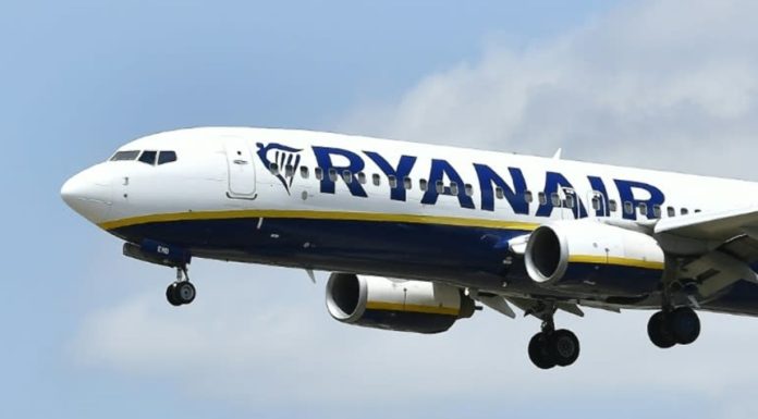Şeful Ryanair avertizează că unele companii aeriene europene ar putea da faliment dacă preţul kerosenului nu va scădea