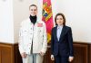 Maia Sandu s-a întâlnit cu Satoshi, reprezentantul Republicii Moldova la Eurovision, înainte de plecarea la Viena: „Îi ţinem pumnii!”/ VIDEO