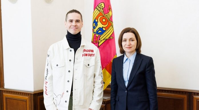 Maia Sandu s-a întâlnit cu Satoshi, reprezentantul Republicii Moldova la Eurovision, înainte de plecarea la Viena: „Îi ţinem pumnii!”/ VIDEO