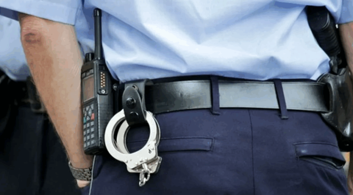 Vrancea: O femeie a spart capul unui polițist cu o piatră în timpul unui scandal