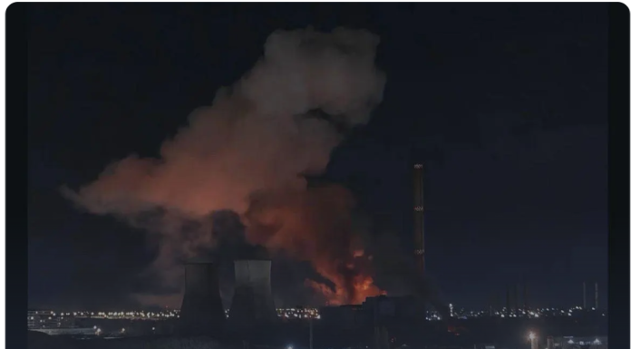 Incendiu la CET Vest din București – pană de curent. Este flacără deschisă la două transformatoare.