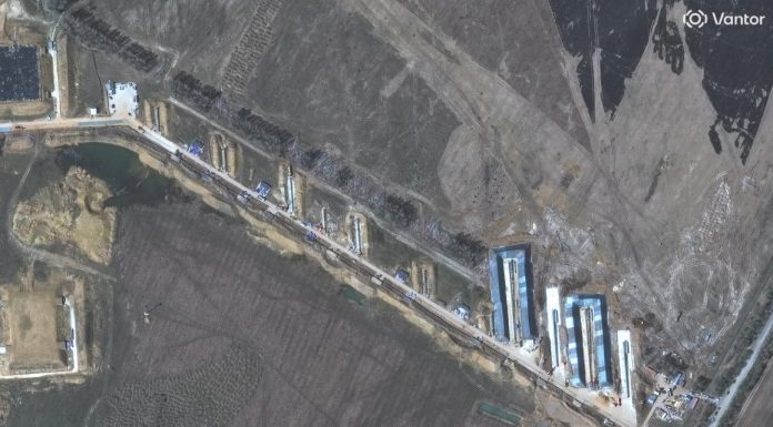 Imagini din satelit arată că Rusia a construit o bază pentru o nouă generație de drone cu propulsie jet