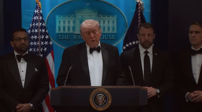 Trump, primele declarații după atacul armat: „Nu mă va descuraja să câștig războiul din Iran”