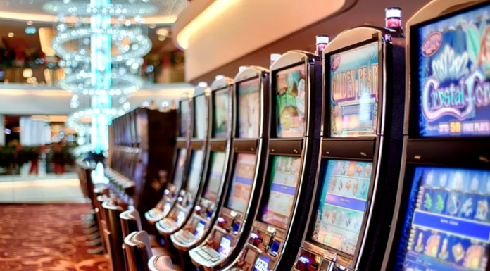 Un constructor din județul Bihor a jucat banii de casă ai clientului la păcănele, iar judecătorii i-au găsit o scuză