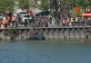 VIDEO Un autobuz a căzut în Sena. Toate persoanele aflate la bord, salvate