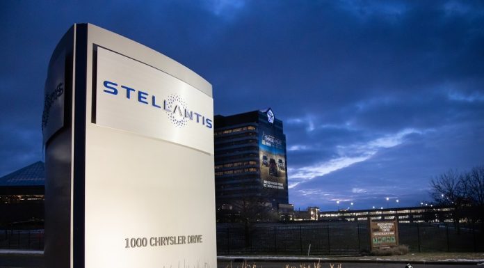 După un an cu pierderi imense, Stellantis se întoarce pe profit