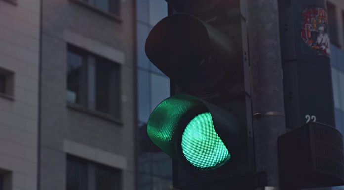 Semafoarele din mai multe intersecții din București nu funcționează din cauza unei fluctuații de tensiune