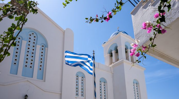 Grecia înăsprește regulile pentru turiști. Amenzi de până la 3.000 de euro pentru abateri aparent banale