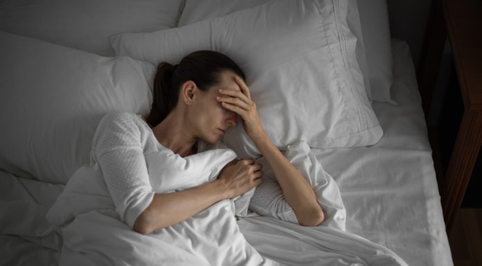 Explicația pentru care auzim sunete ciudate în timp ce dormim. Se numește sindromul capului exploziv