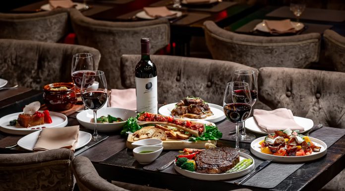 Ce să mâncăm seara ca să nu ne îngrășăm. Recomandările medicilor și de ce trebuie evitate glucidele la cină