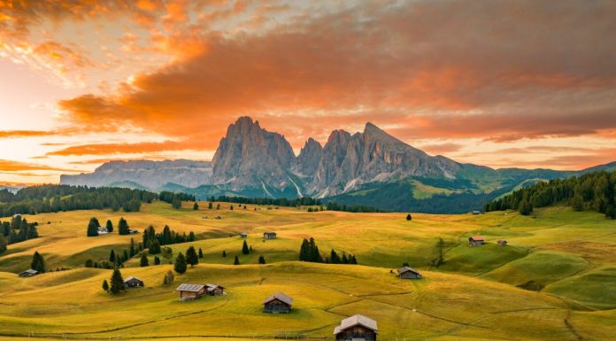 O frumoasă locație italiană dintr-un film James Bond oferă 100.000 de euro pentru a-ți face bagajele și a te muta acolo