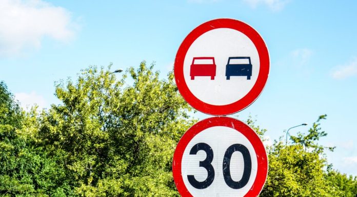 Limitarea vitezei la 30 km/h în orașe salvează vieți. Date din 38 de orașe europene