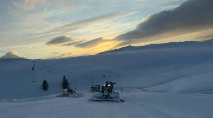 La Sinaia s-ar putea schia și de 1 Mai. Pârtiile rămân deocamdată deschise la cota 2000