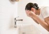 De ce nu este recomandat să te speli pe față cu apă foarte rece. Dermatologii dezvăluie care sunt riscurile