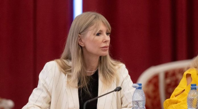 Victoria Stoiciu, după ce i s-a sugerat să demisioneze din Senat, dacă a plecat din PSD: Am muncit pentru social-democraţie mai mult decât au făcut-o mulţi din partid / După pactul cu AUR, eu am rămas cu social-democraţia, iar alţii doar cu sigla