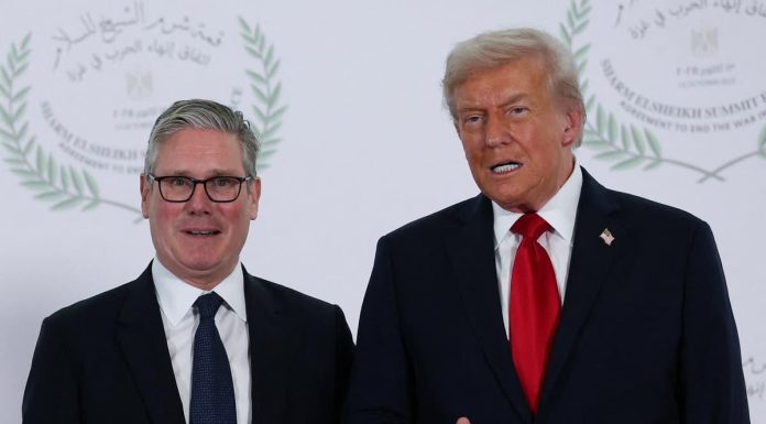 The Guardian – Relaţia cu Trump ar putea fi iremediabil deteriorată, i s-a spus lui Keir Starmer. Trump l-a ironizat pentru că şi-a consultat echipa în privinţa deciziilor militare