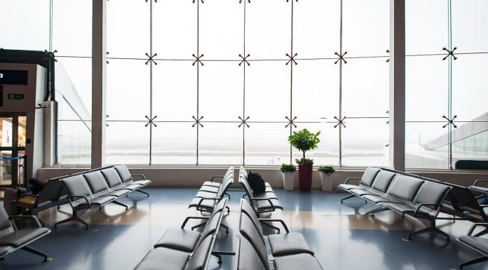 ULTIMA ORĂ TAROM: Guvernul trebuie să decidă în 2 săptămâni "dacă va mai exista sau nu"