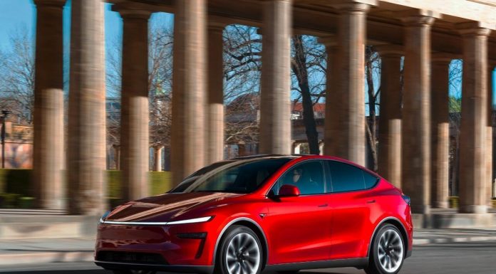 Experiențe severe cu mașini Tesla: oprirea completă a alimentării cu curent în timpul mersului