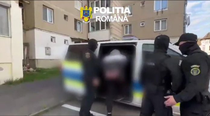 Trei bărbați reținuți în cazul incendierii unei mașini din Făgăraș, după o răzbunare planificată