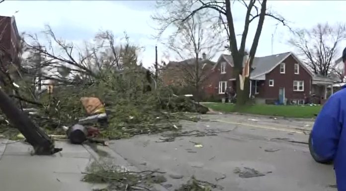 Momentul în care o tornadă a lovit cu furie în SUA și a lăsat în urmă haos într-un orășel cu mii de locuitori