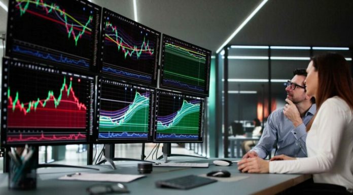 CEC Bank: Criza politică nu sperie piețele. Dobânzile și cursul rămân stabile, riscurile vin din război și ROBOR