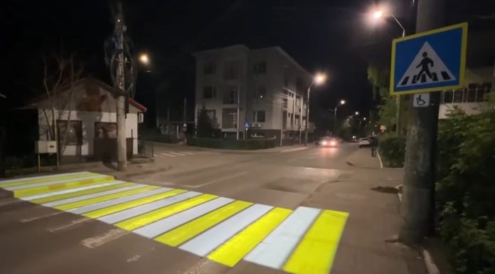 VIDEO Trecerile de pietoni au trecut în era laser, la Botoșani
