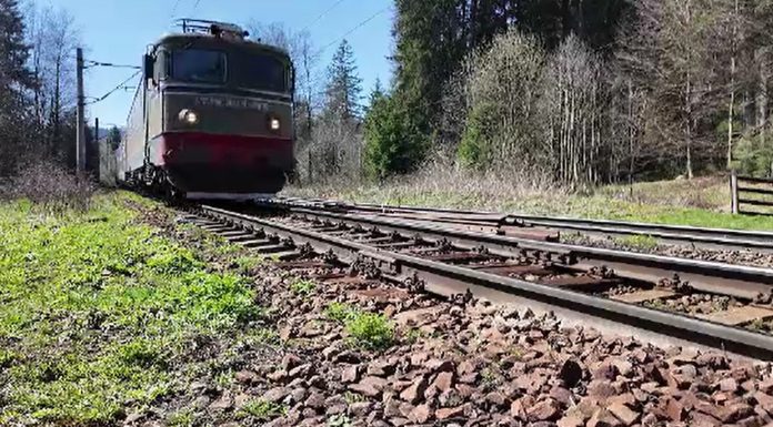 Copil de 11 ani, în stare gravă după ce s-a electrocutat pe un vagon cisternă, în Buzău. Are arsuri pe 80% din corp