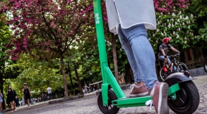 Accident mortal de trotinetă în București. O femeie de cetățenie străină și-a pierdut viața pe Bulevardul Unirii