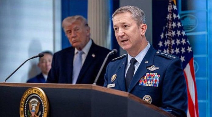 Axios: Trump analizează noi opțiuni militare în Iran, inclusiv atacuri rapide și controlul Strâmtorii Ormuz