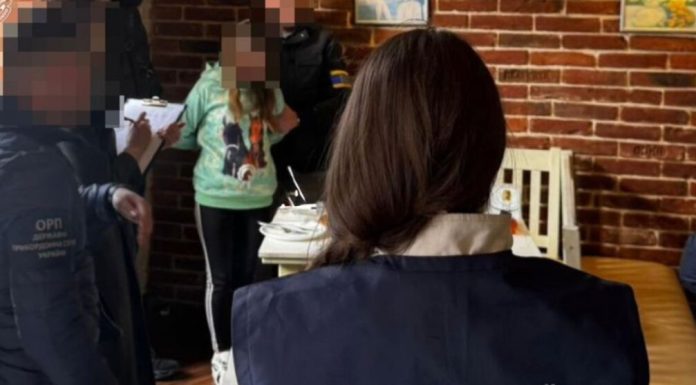 Ucraineancă arestată în momentul în care încerca să-și vândă copilul pentru 25.000 de dolari