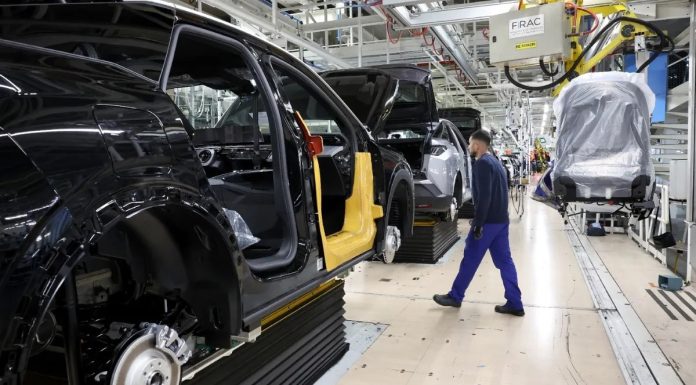 Una dintre cele mai mari fabrici de automobile din Europa, construită înainte de al doilea război mondial, oprește producția de mașini. Stellantis a decis soarta fabricii