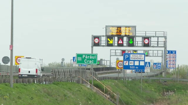 Vămile care erau pline, anii trecuți, în Săptămâna Mare, acum sunt aproape pustii. Prețul unei călătorii e aproape dublu