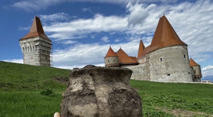Descoperire importantă la Castelul Corvinilor, din Hunedoara. Arheologii au găsit obiecte vechi de peste 2.500 de ani