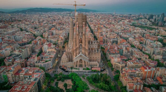 Dacă vrei să te muți în Barcelona, ia-ți adio: un apartament de închiriat atrage 450 de persoane interesate. Care este prețul mediu al chiriilor