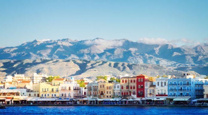 Grecia, noi reguli pentru sute de plaje sălbatice. Ce le va fi interzis comercianților