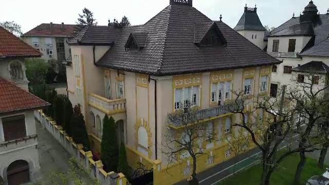 Vila din Timișoara retrocedată ilegal în anii '90 și recuperată acum de Primărie are foiță de aur la interior. VIDEO