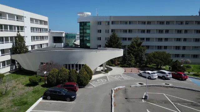 Sezonul estival începe cu peste 100 de hoteluri scoase la vânzare pe litoralul românesc. De ce renunță proprietarii la ele