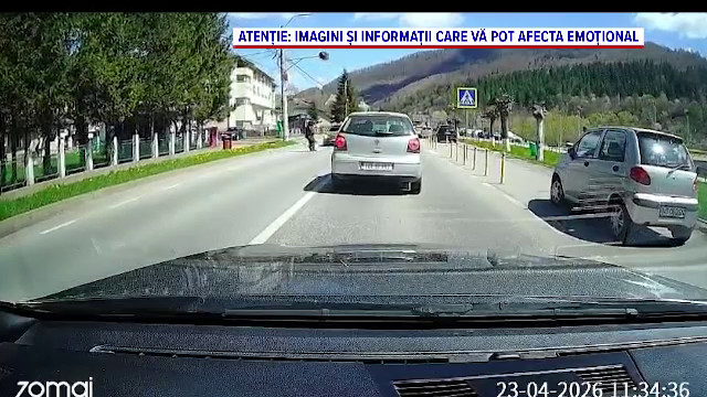 Două femei au fost lovite din plin pe o trecere de pietoni, din județul Neamț, de o șoferiță neatentă. VIDEO cu momentul