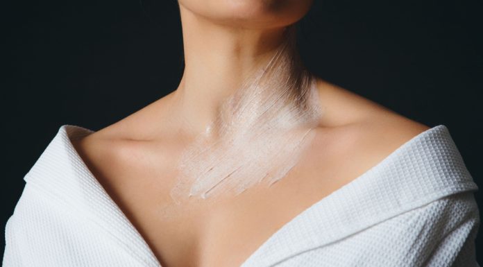 Ceramide și acid hialuronic: de ce pielea uscată de pe corp are nevoie de ambele în rutina zilnică (P)