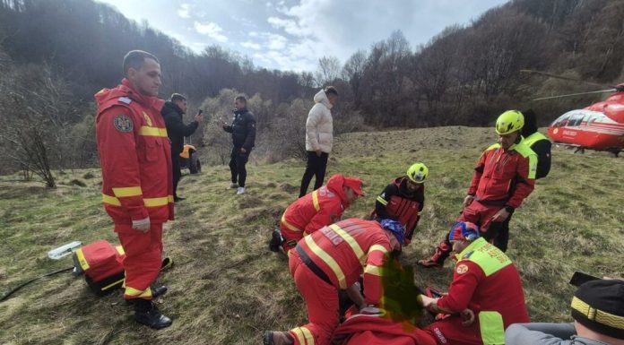 Accident grav cu ATV la Petrila, în zona Dealul Crucii. Victima, transportată de urgență cu elicopterul SMURD