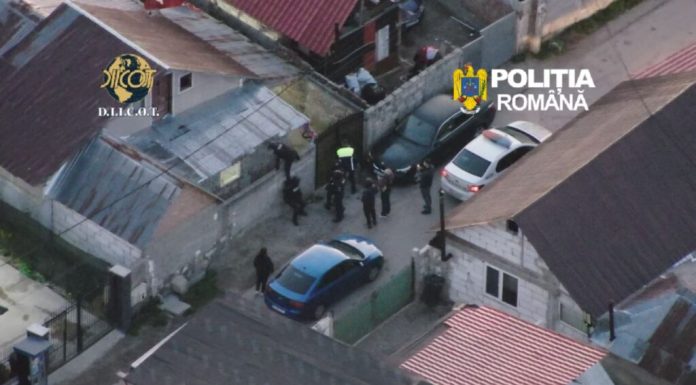 DIICOT: Percheziții în București și patru județe într-un dosar de trafic de persoane și proxenetism