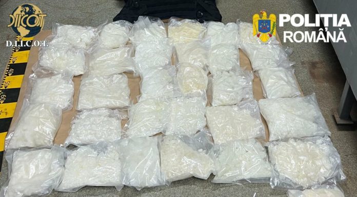 Captură DIICOT de 1,7 milioane euro. 50 kilograme de drog „cristal” urmau să “inunde” piața neagră din România printr-un traficant polonez