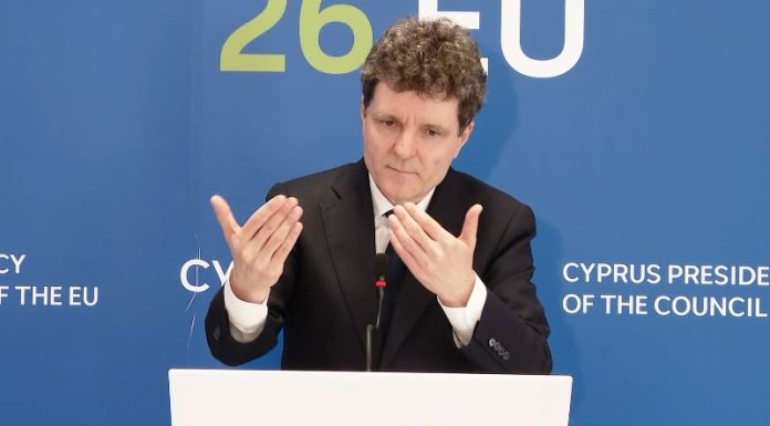 Cum i-a răspuns Nicușor Dan lui George Simion după ce liderul AUR l-a făcut paraplegic pe președinte