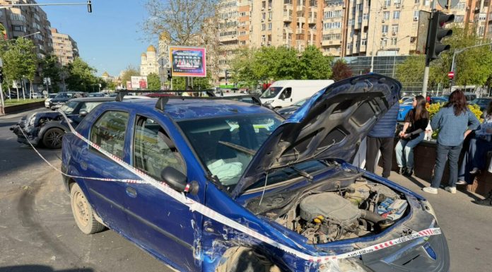 Accident grav într-o intersecție din București. Daună totală pentru două autoturisme