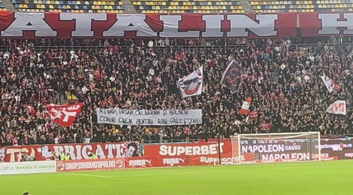 Ultrașii dinamoviști recidivează. Noi bannere cu mesaje rasiste prezente la meciul Dinamo-Rapid