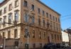 DSP a anulat autorizaţia de funcţionare a unui liceu de elită din Timişoara / Elevii învaţă în igrasie, umezeală şi mucegai / Amendă de 40.000 de lei